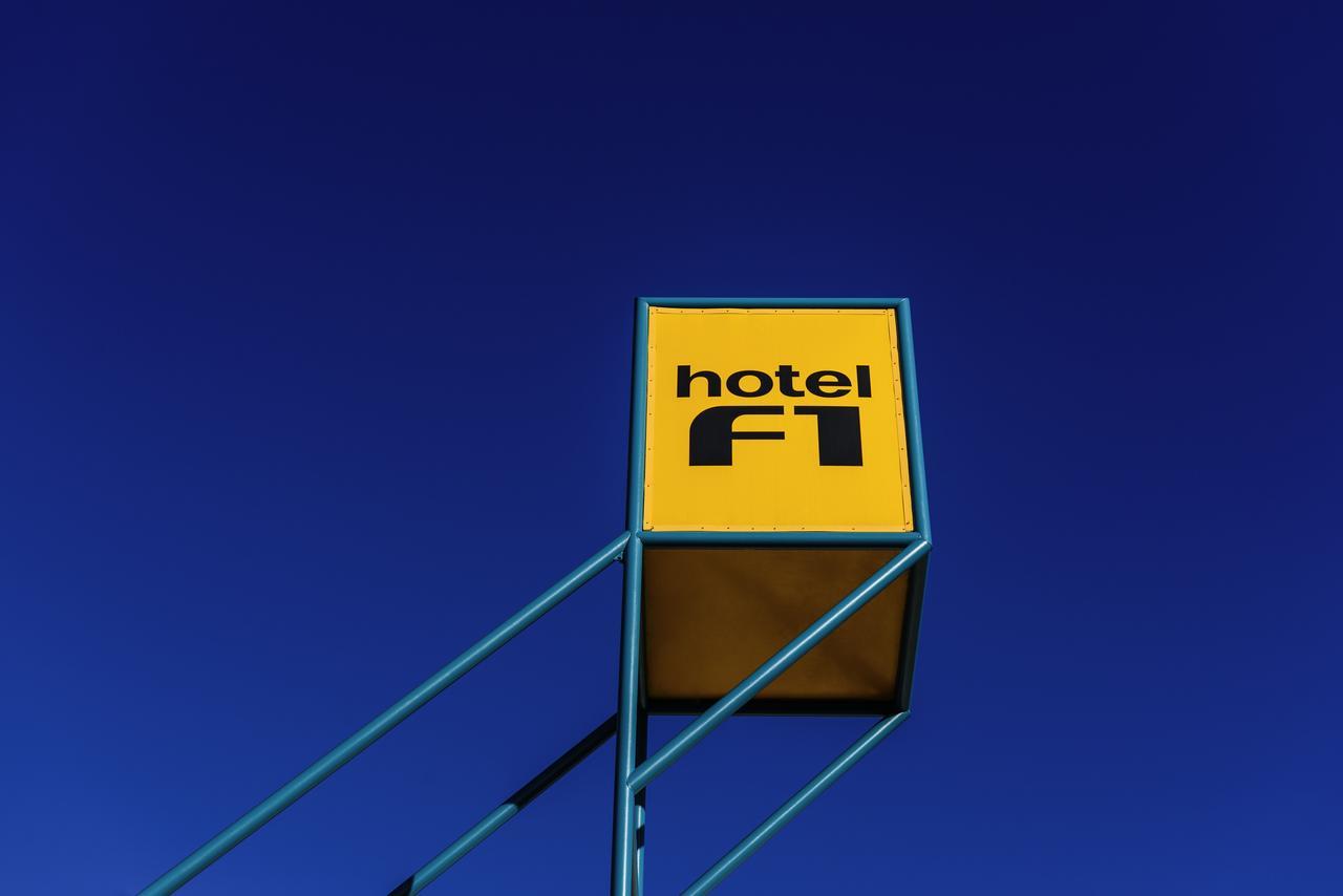 Hotelf1 Villeneuve Loubet Exterior foto